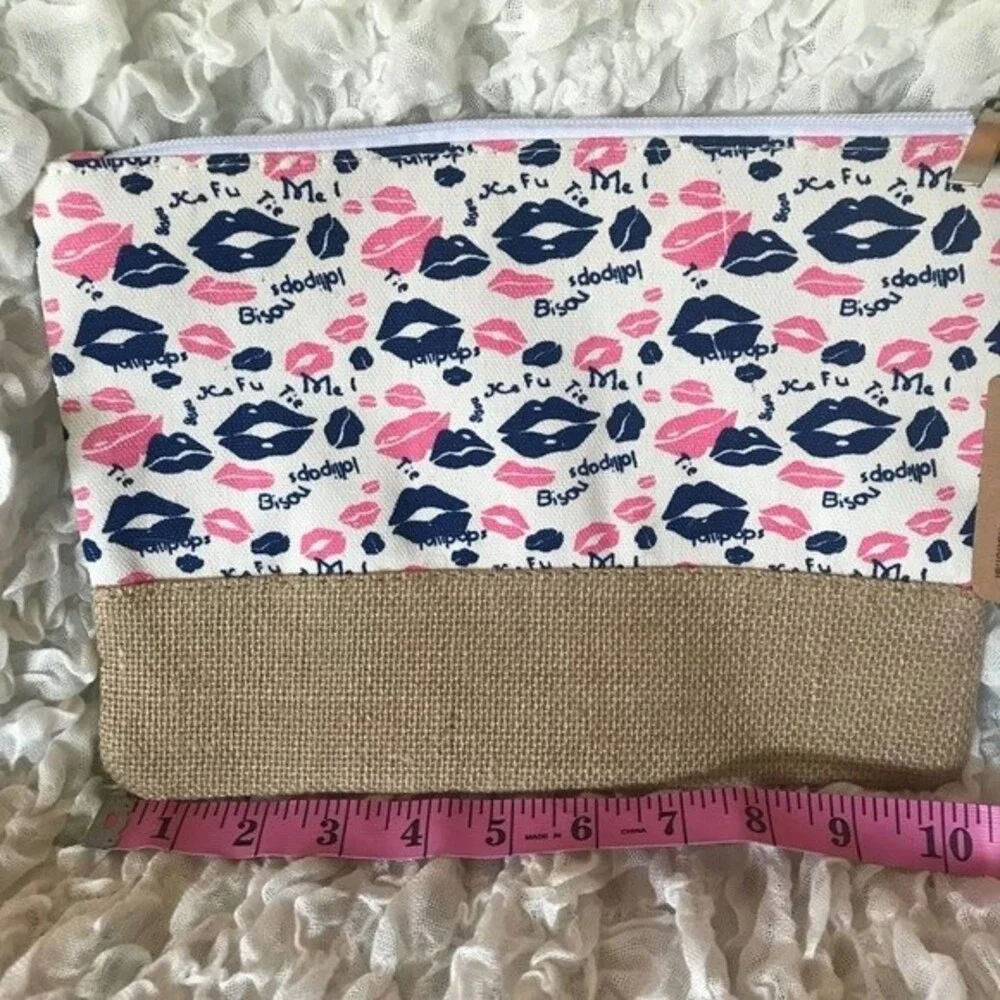 Makeup bag A&O International make up pouch NWT pink/ blue lips pouch bag